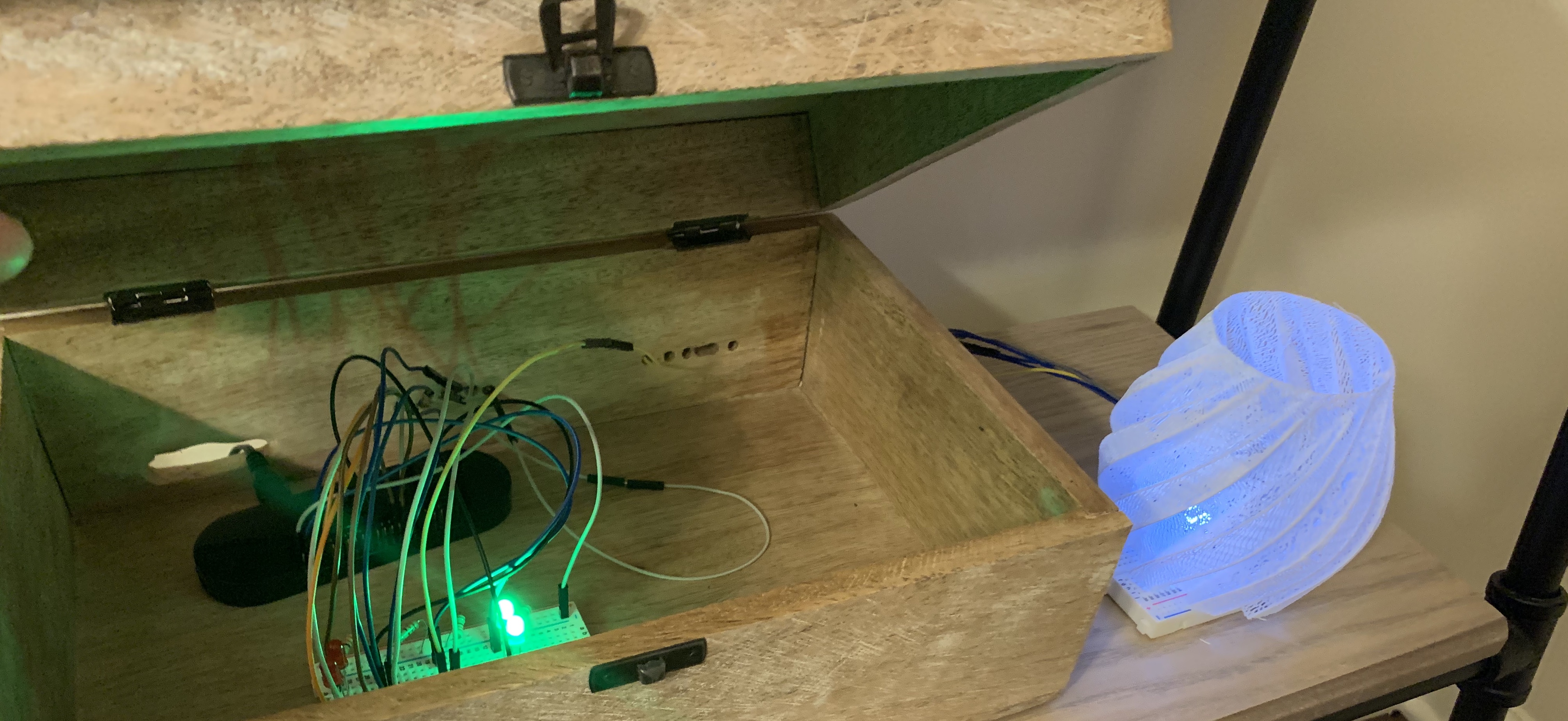 Weather Lamp Connected to Raspberry Pi